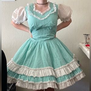 Beautiful green dress with modified sweetheart neckline.